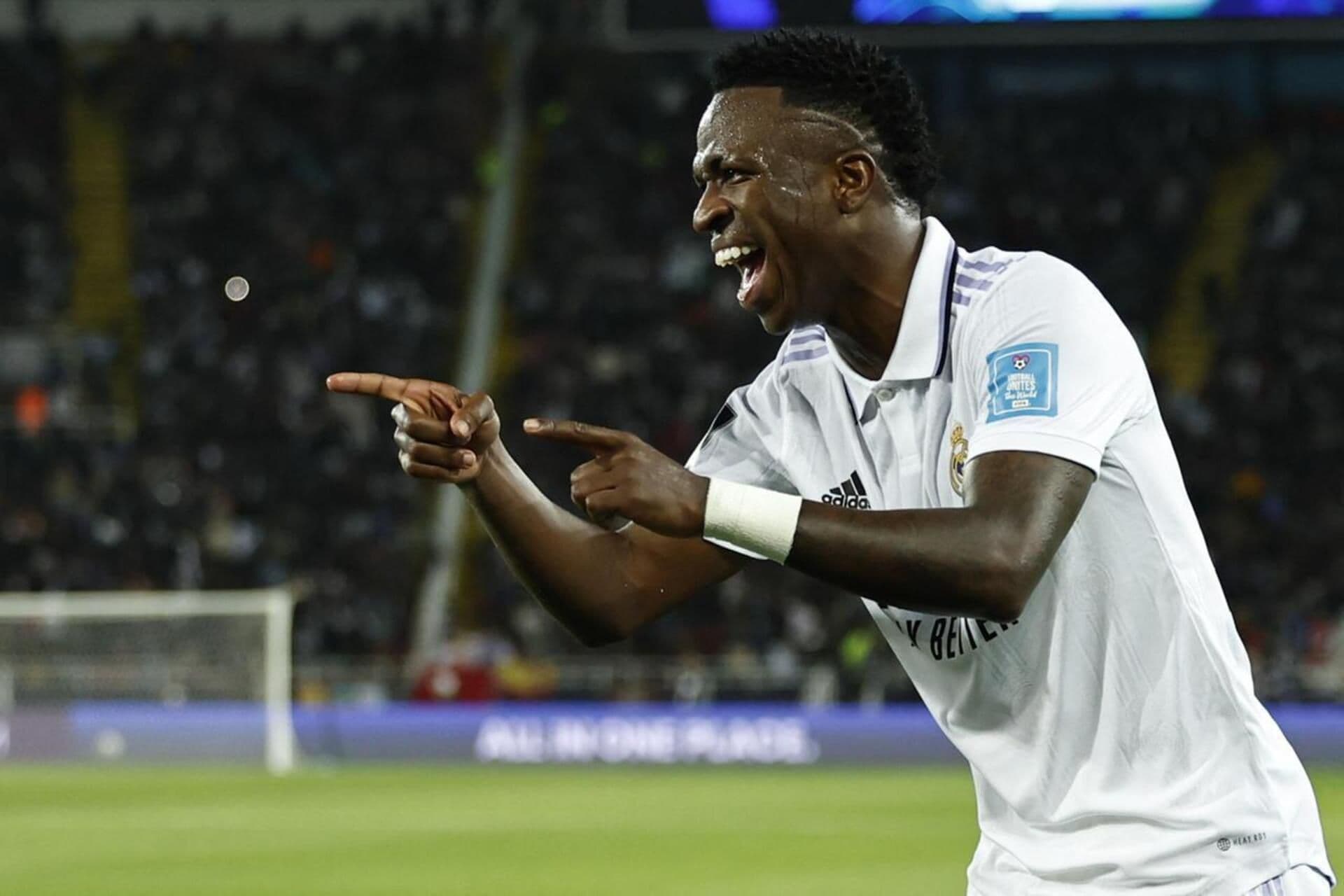 Em nota divulgada na manhã desta segunda-feira, o Real Madrid condenou os abusos raciais sofridos por Vinícius Junior na Espanha