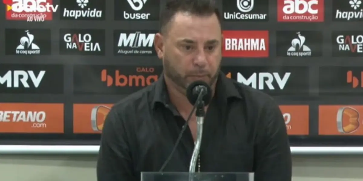 Empate diante do Coritiba fez críticas ao trabalho de El Turco aumentarem