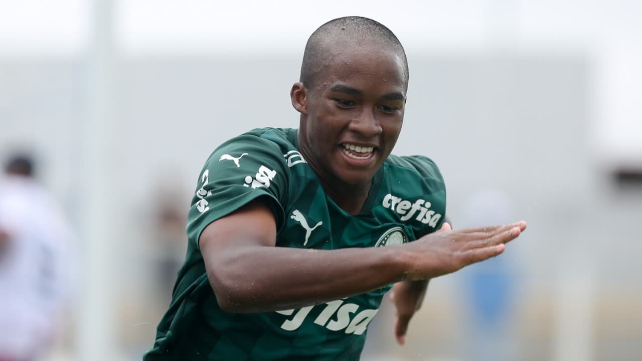 Endrick chama a atenção do gigante espanhol, que pode tentar tirar a joia do Verdão