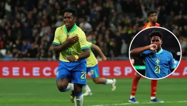 Endrick com a camisa amarela e azul da Seleção Brasileira