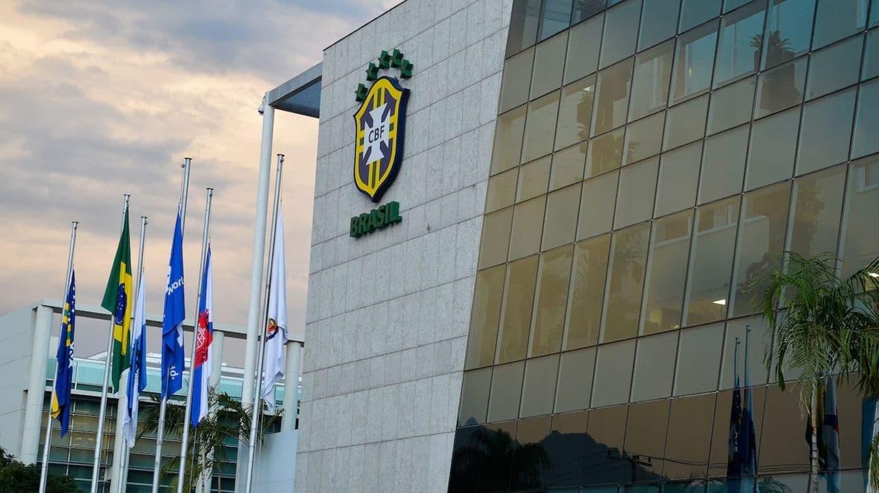 Entidade nacional e rubro-negro tiveram relação estremecida durante 2021