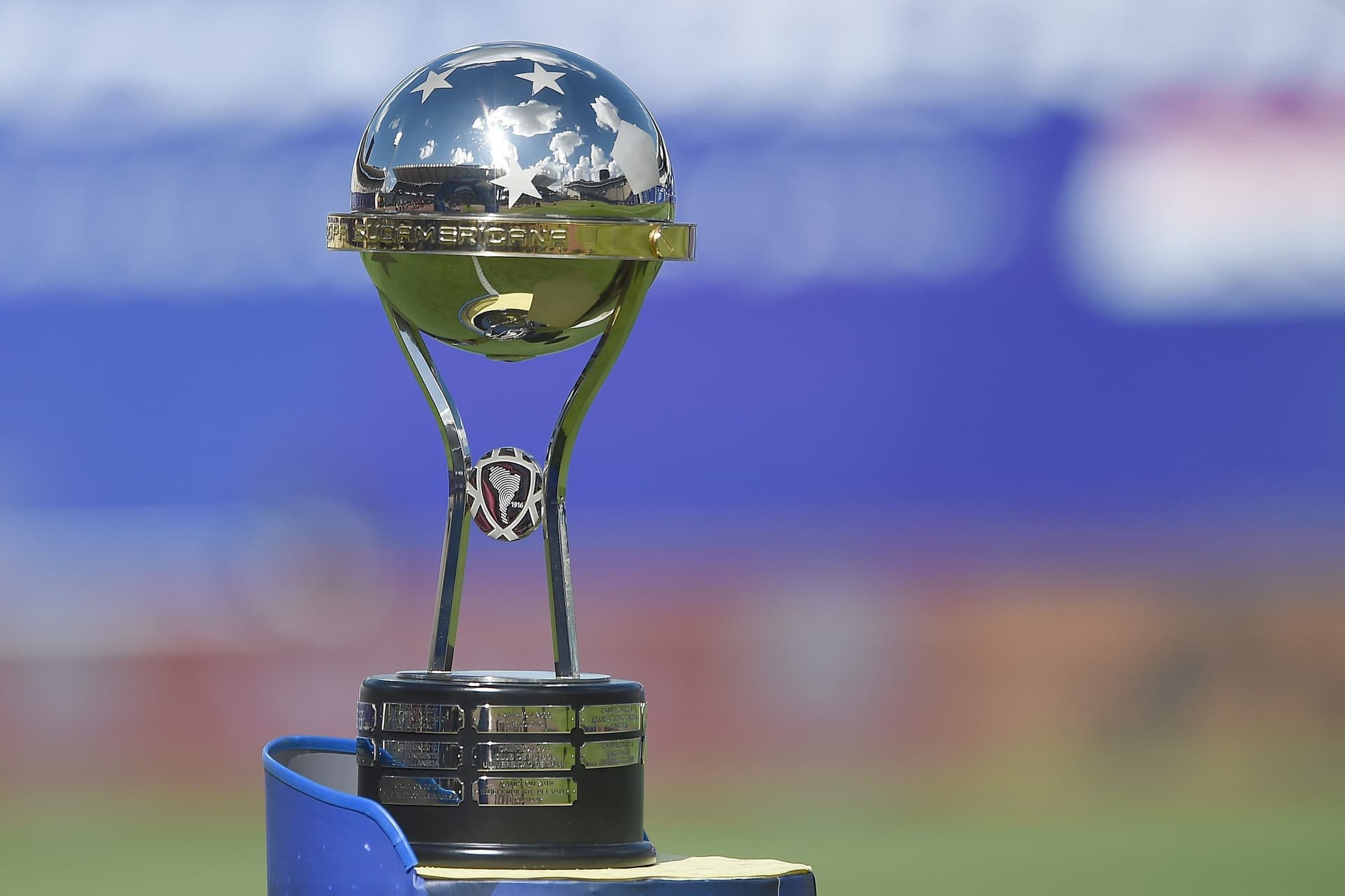Entidade sul-americana avalia pedido de clubes brasileiros