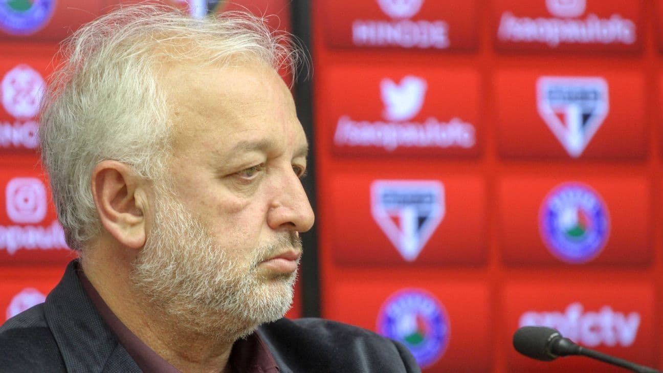 Equipe corre para fechar reforços o mais rapido possível