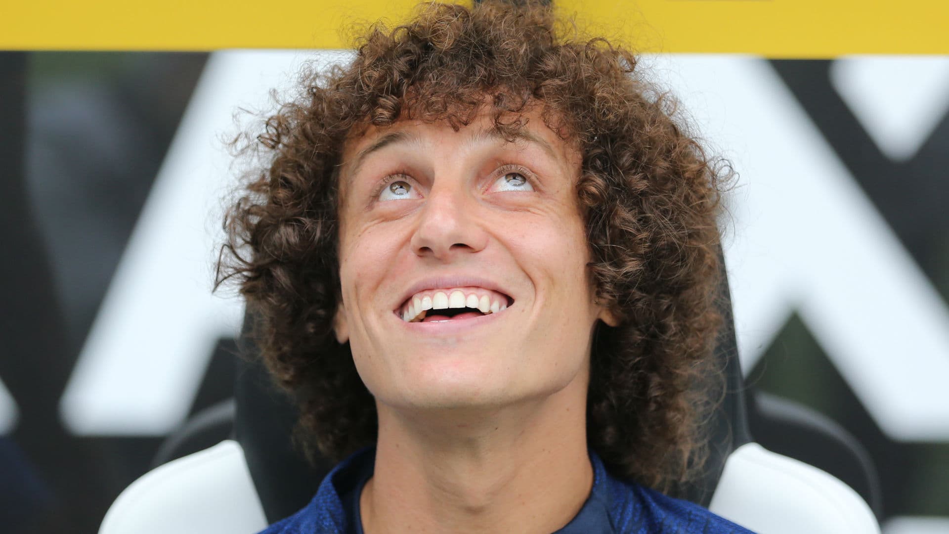 Especialista na bola parada, David Luiz leva fãs à loucura com gol postado nas redes sociais