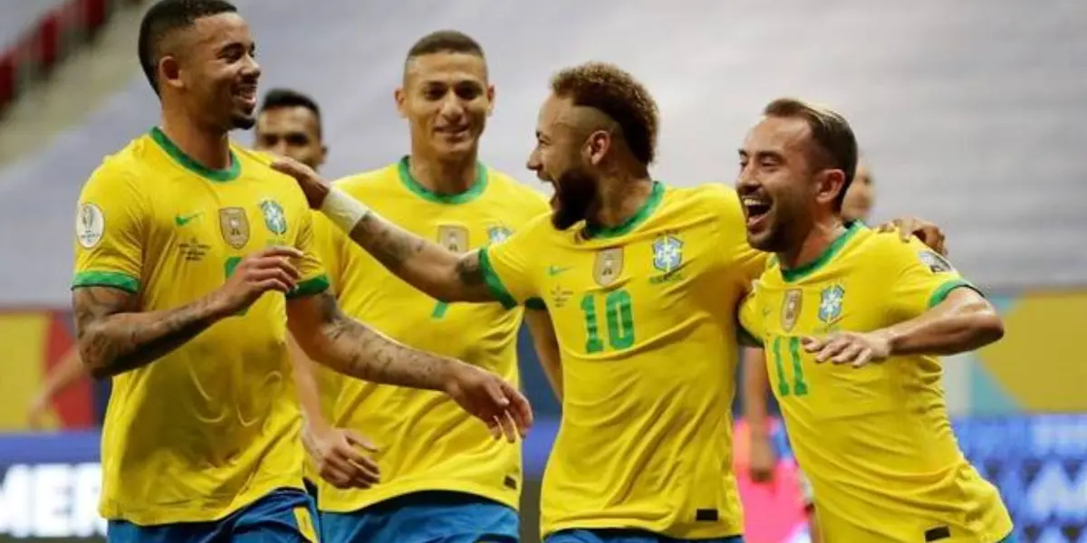 Este clube contratou um lateral de Seleção Brasileira, mas agora sofre com as reclamações da torcida, já que ele cometeu um crime