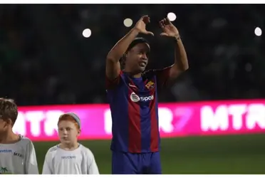 Eterno ídolo do futebol brasileiro brilhou em jogo beneficente dos masters do Barcelona