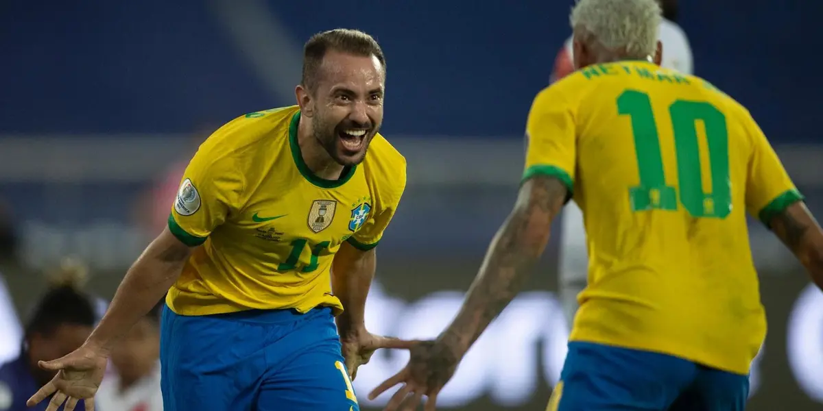 Everton Ribeiro reencontrou o bom futebol na Seleção Brasileira