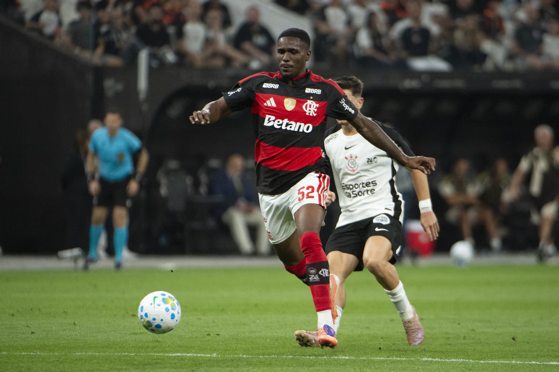 Evertton jogador do Flamengo durante partida contra o Corinthians no estádio Arena Corinthians pelo campeonato Brasileiro A 2026. Foto: Anderson Romão/AGIF