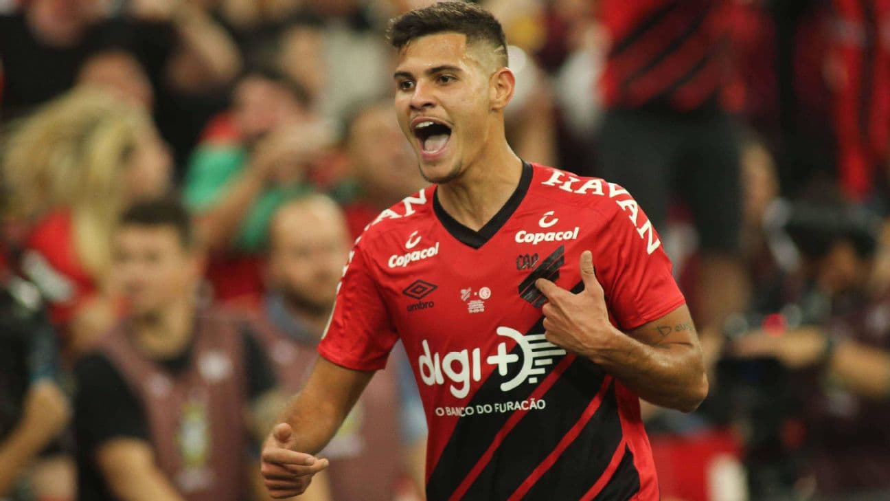 Ex-Athletico-PR, Bruno Guimarães foi à loucura com bicampeonato da Copa Sul-Americana