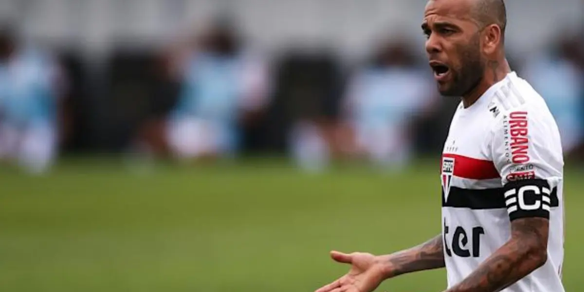 Ex-jogador do São Paulo e ídolo do Barça está preso na Espanha desde o dia 20 de janeiro