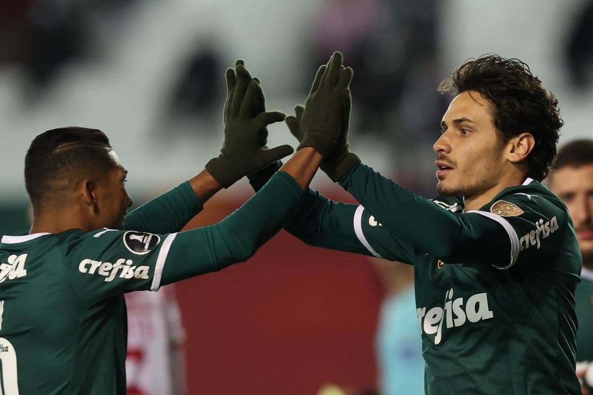 Ex-jogador e atualmente como comentarista e apresentador, Neto entra em conflito com Deyverson