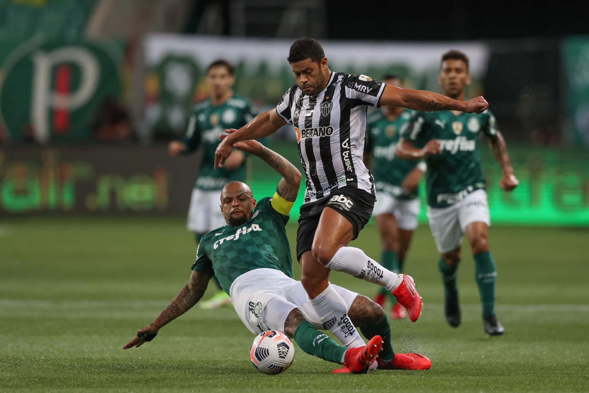 Felipe Melo tem opinião polêmica sobre os melhores times da América do Sul e exclui o Palmeiras