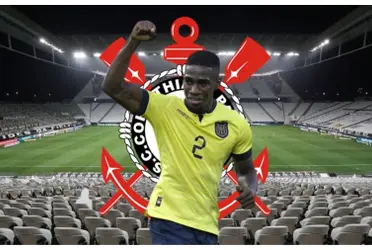 Félix Torres com a camisa da Seleção do Equador