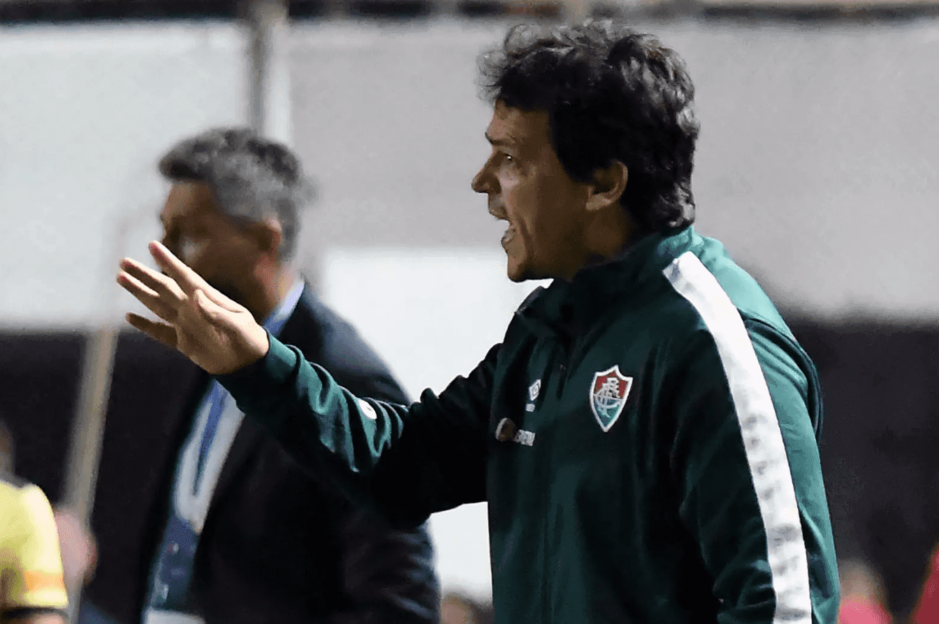 Fernando Diniz tentou justificar falha na equipe carioca