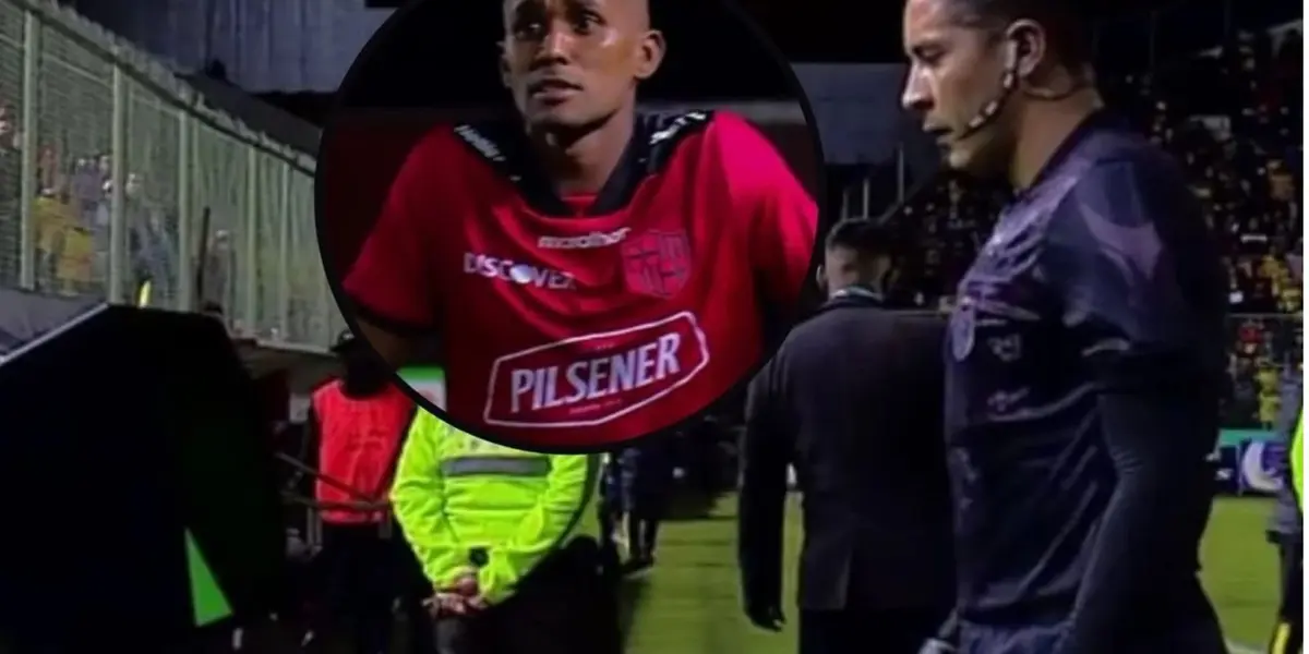 Fidel Martínez viu o cartão vermelho e, depois de ver a ação no VAR, o quarto árbitro teve que levá-lo de volta ao campo.