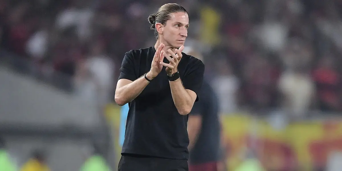 Filipe Luís comandando o Flamengo. Foto: Thiago Ribeiro/AGIF