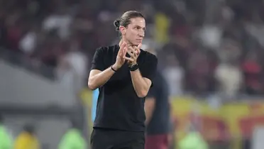 Filipe Luís comandando o Flamengo. Foto: Thiago Ribeiro/AGIF