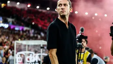 Filipe Luís como técnico do Flamengo (Foto: Gilvan de Souza e Marcelo Cortes / CRF)