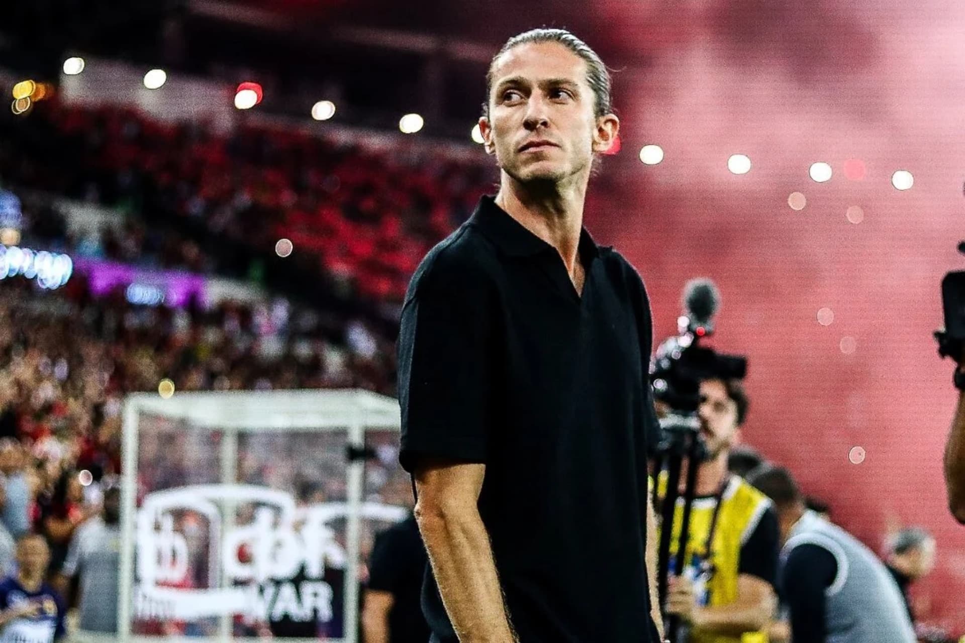 Filipe Luís como técnico do Flamengo (Foto: Gilvan de Souza e Marcelo Cortes / CRF)