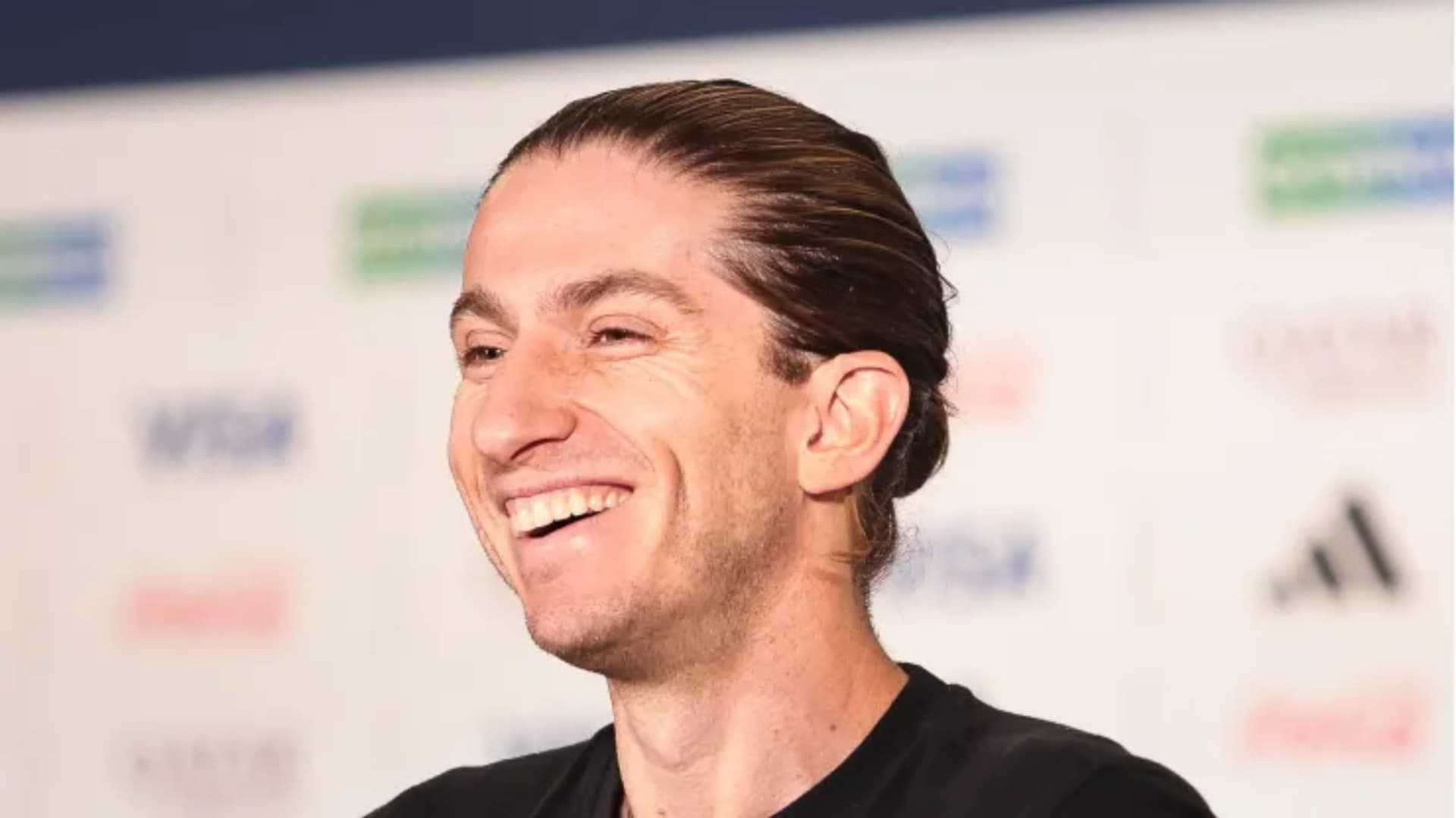 Filipe Luís durante coletiva pelo Flamengo. Foto: Gilvan Souza/Flamengo