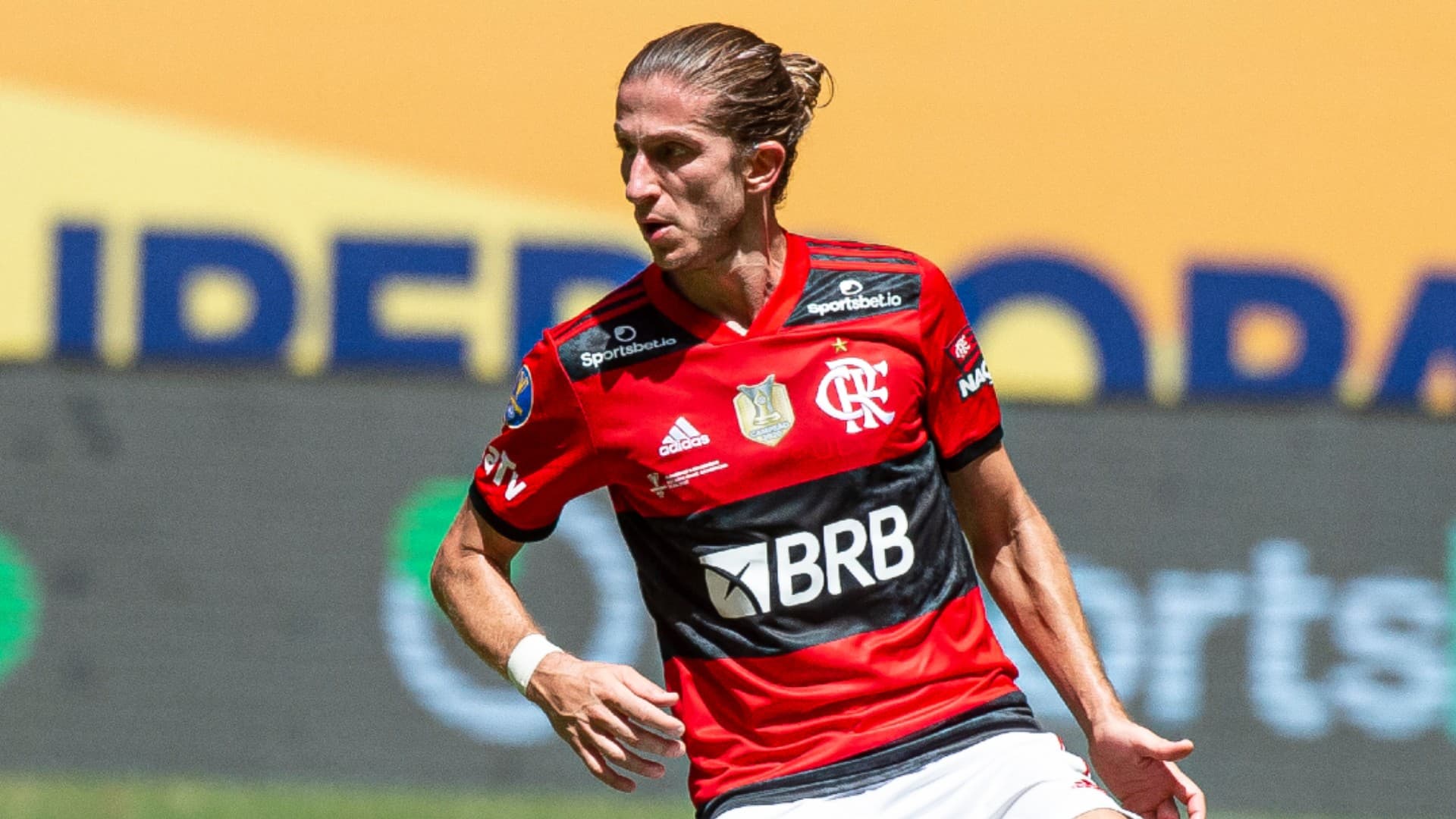 Filipe Luís teria sido convidado para trabalhar longe do Flamengo