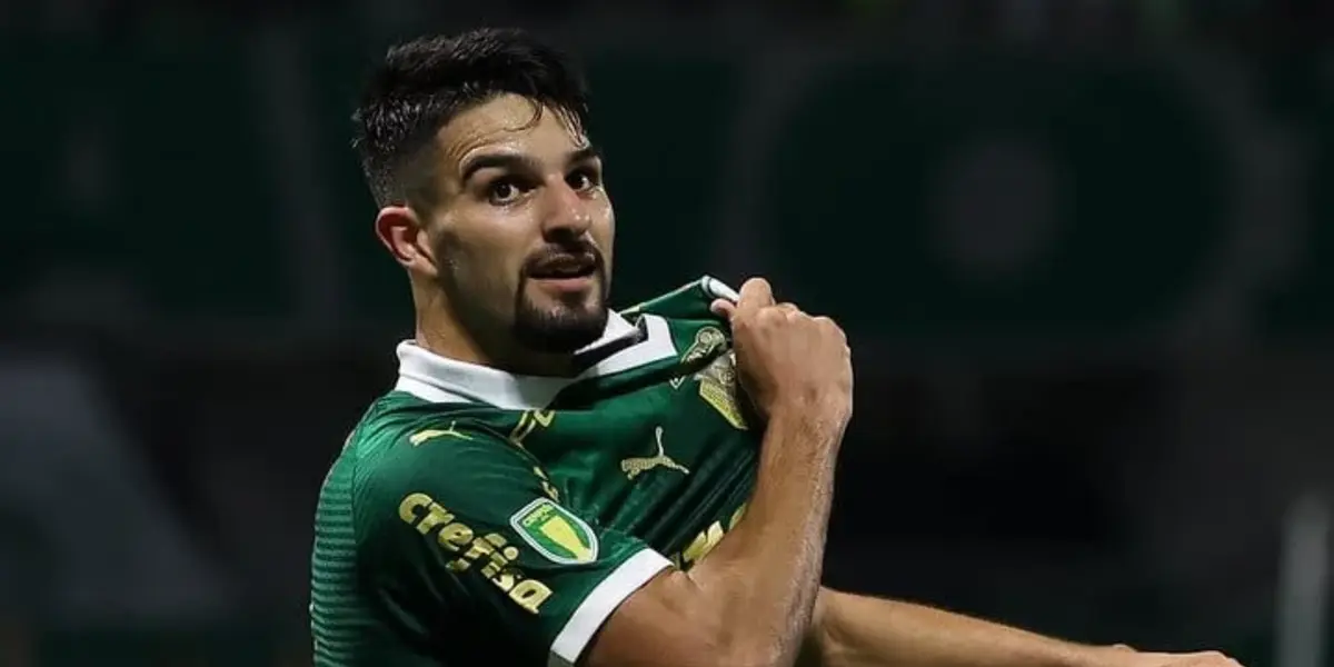 Flaco López em ação pelo Palmeiras