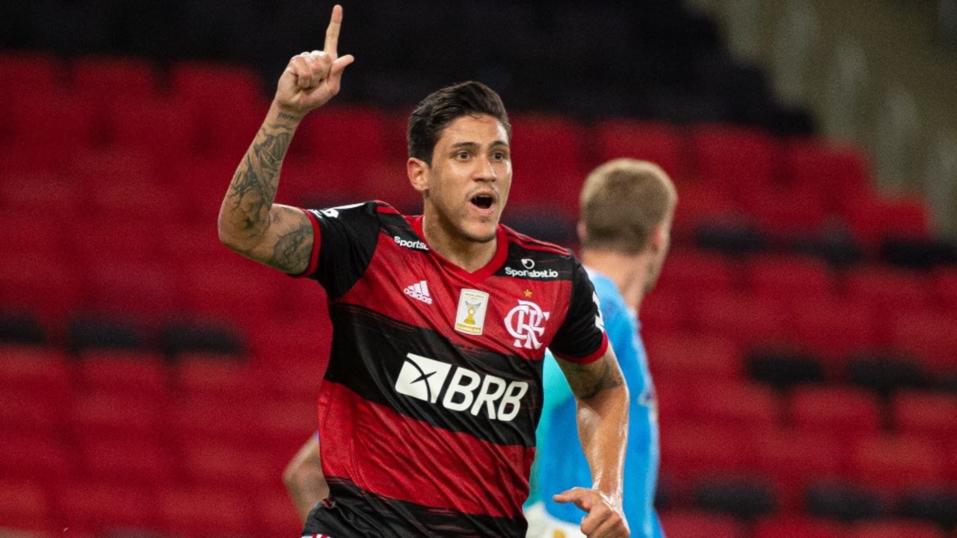Flamengo busca os primeiros lugares no duelo de invictos