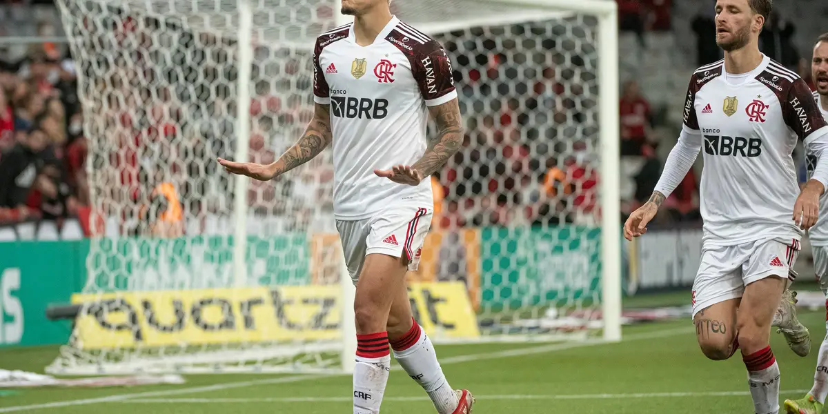 Flamengo buscou empate com o Athletico-PR no gol de Pedro e o atacante extravasou após o jogo com indiretas para Renato Portaluppi