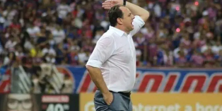 Flamengo caiu para o rival FluminenseFlamengo caiu para o rival Fluminense