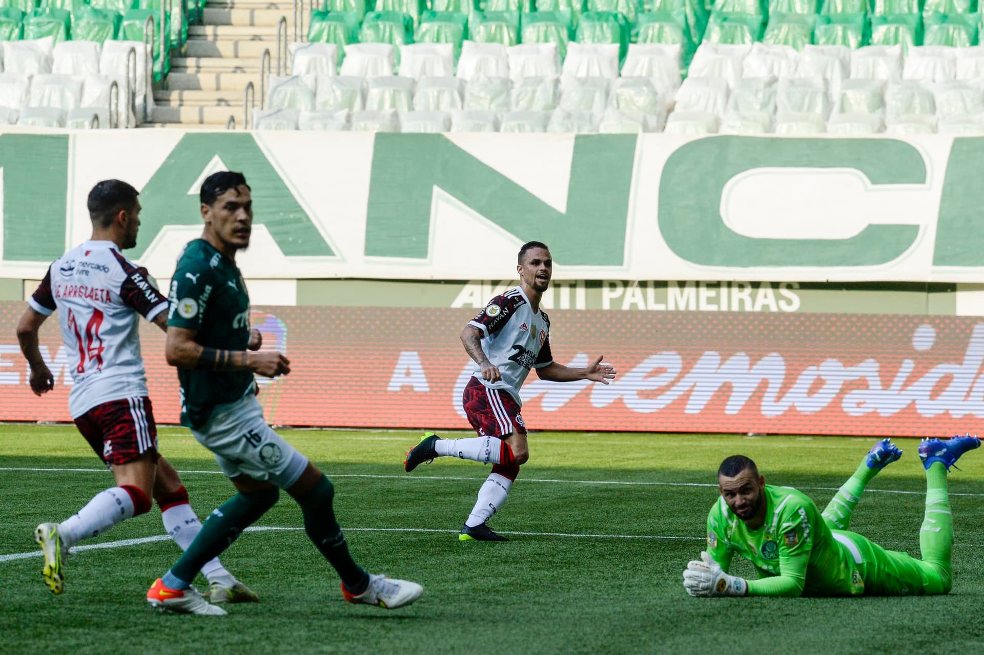 Flamengo e Palmeiras vão se enfrentar em novembro para descobrir o próximo brasileiro tricampeão da América