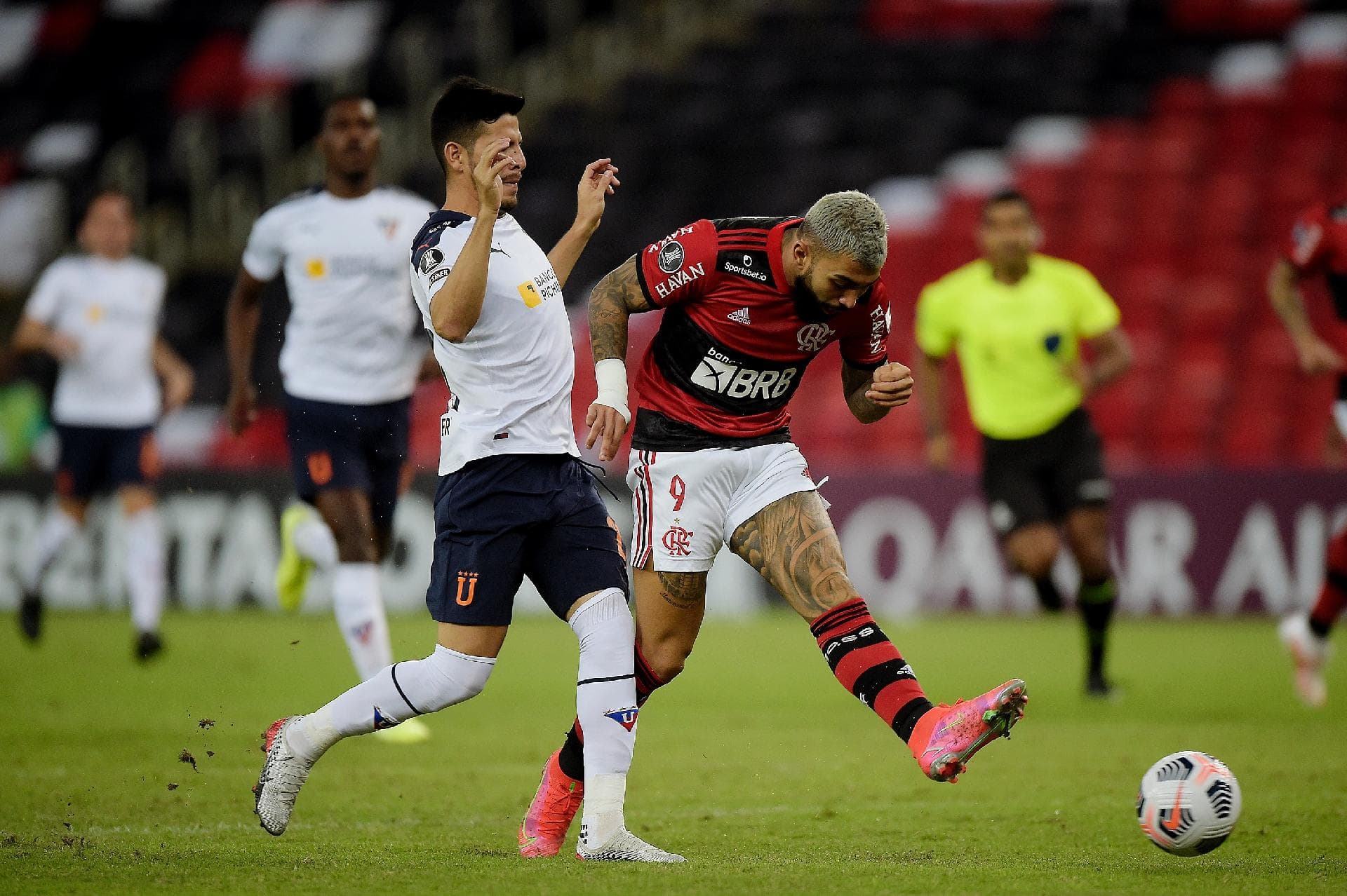 Flamengo empata com LDU e se classifica para as oitavas da Libertadores