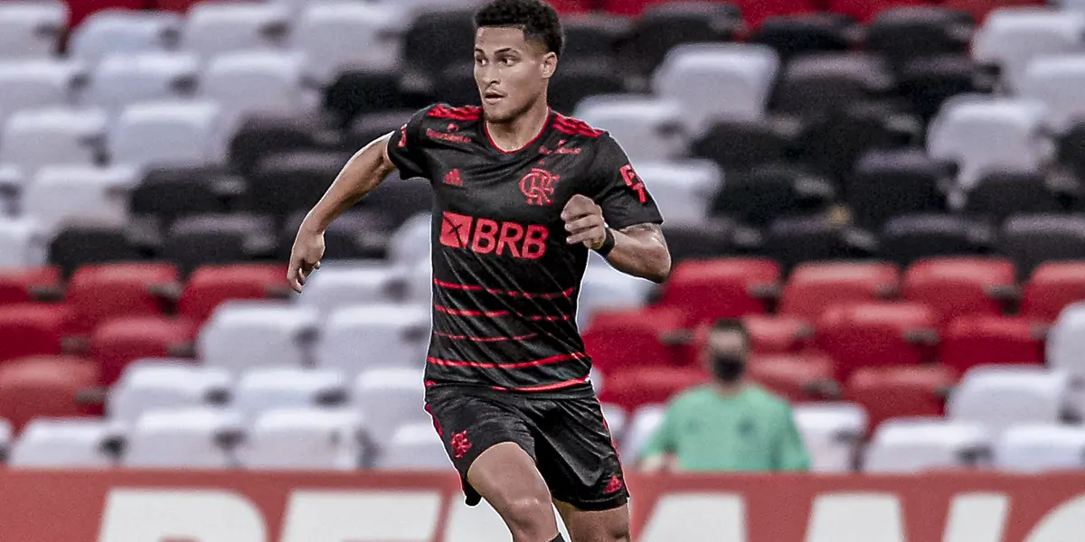 Flamengo está perto de concretizar venda de revelação do meio-campo e pega Renato Portaluppi de surpresa