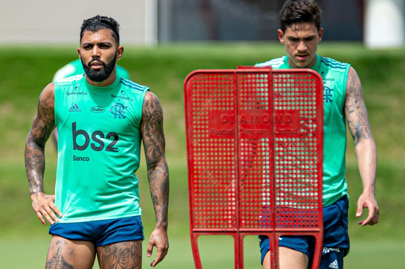 Flamengo ficará três jogos sem Gabriel Barbosa e Pedro tem chance de ouro para despontar de vez como titular do Mengão