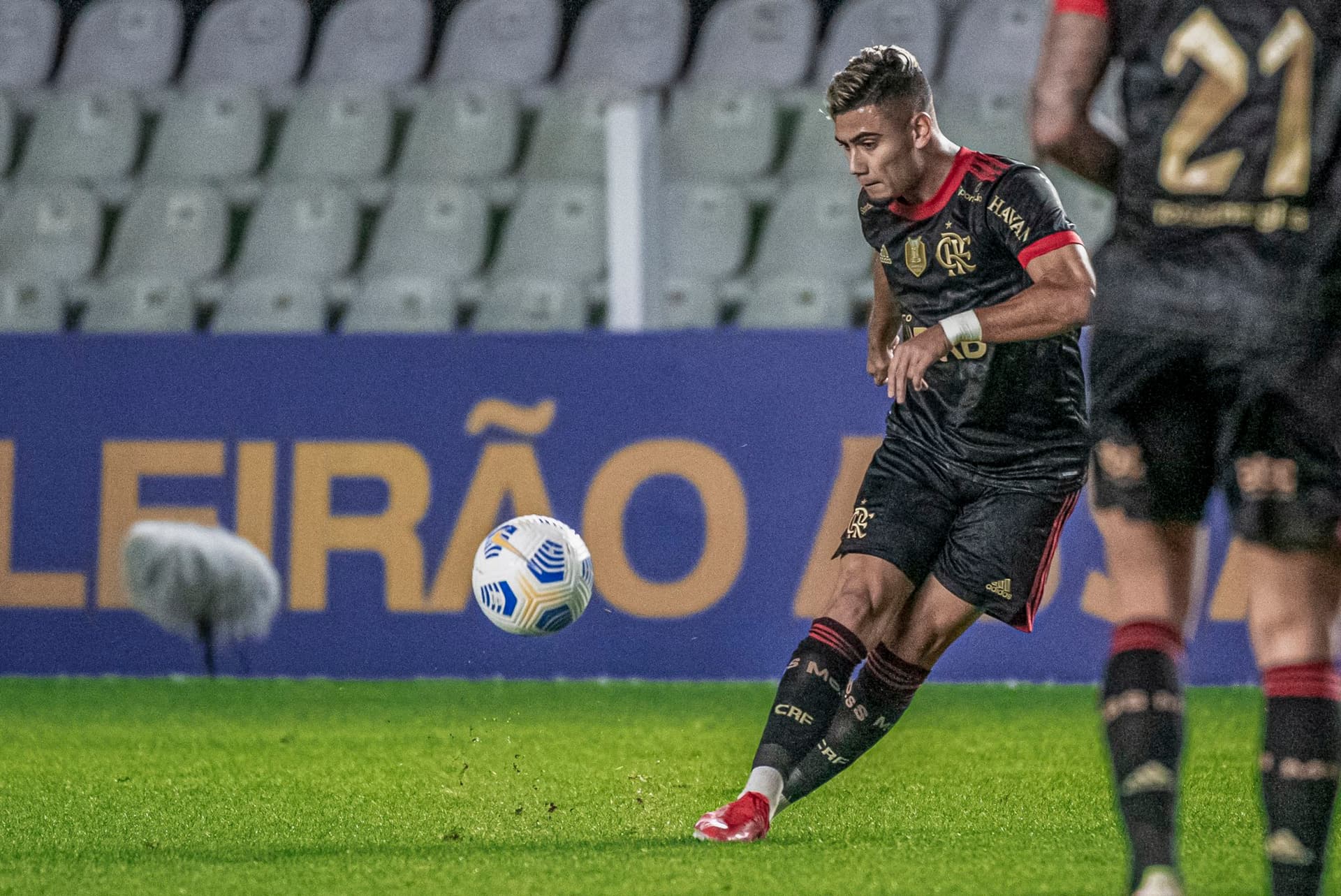 Flamengo goleou Santos na estreia de Andreas Pereira, que marcou seu primeiro gol com a camisa do Mengão