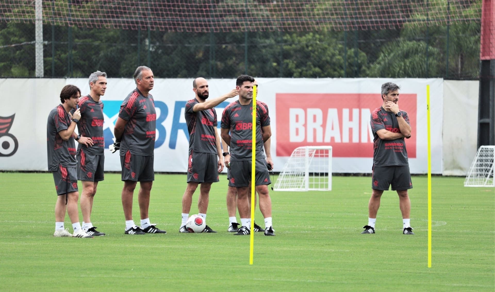Flamengo não consegue acertar na escolha de um treinador que resista ao tempo