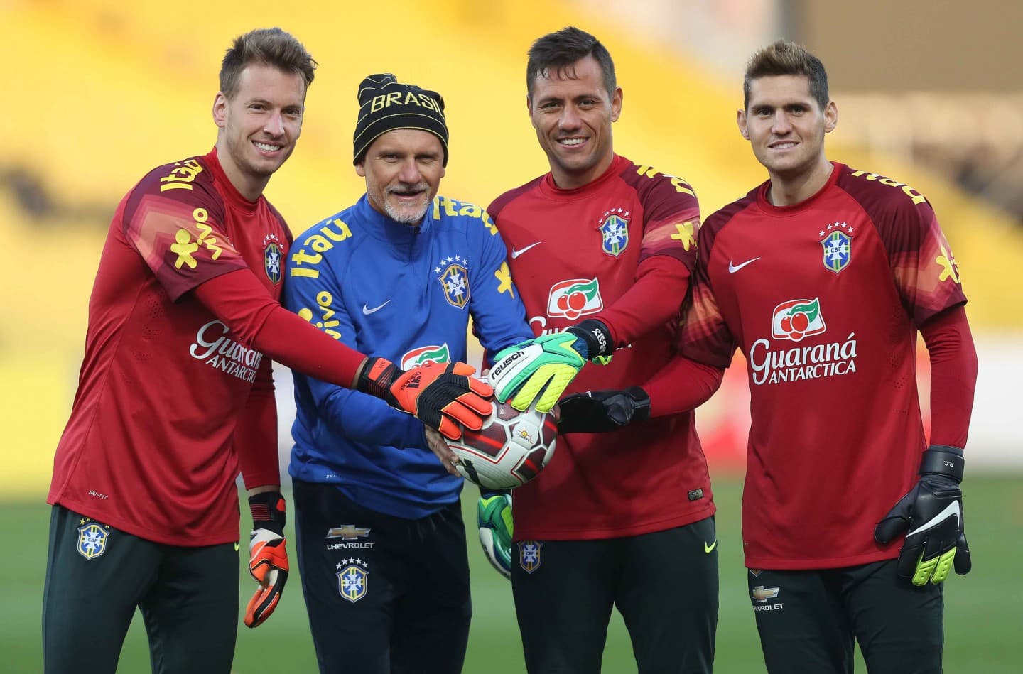 Flamengo segue em busca de um novo goleiro e arqueiro do Barcelona é a melhor opção no mercado
