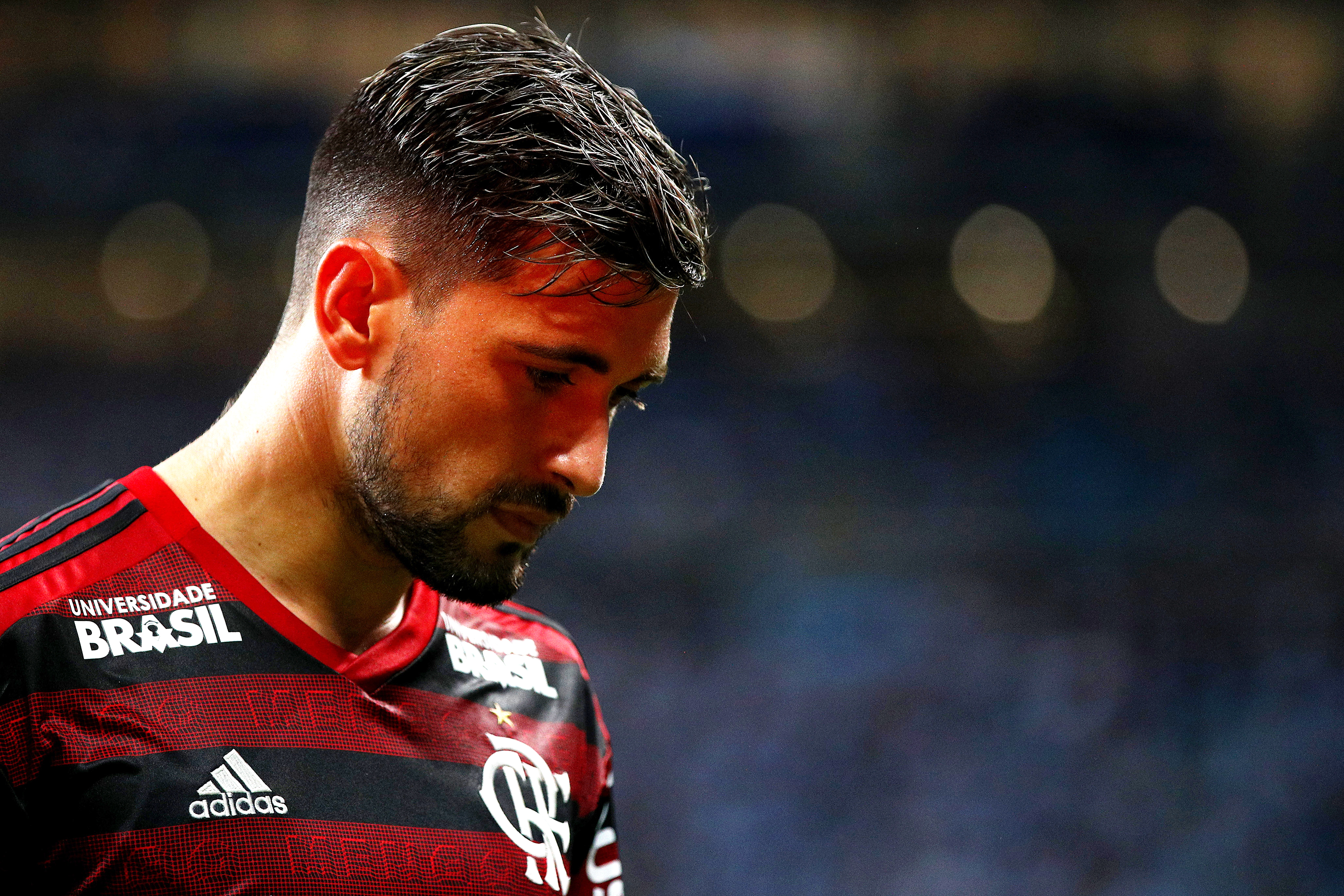 Flamengo sente a ausência de Arrascaeta após sua lesão na seleção uruguaia e título da Copa Libertadores está em risco