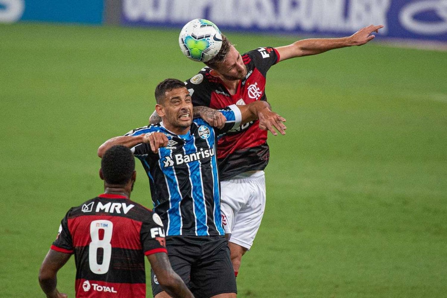 Flamengo tem ampla vantagem pela goleada no jogo de ida, mas Grêmio pede exclusão do Mengão fora de campo