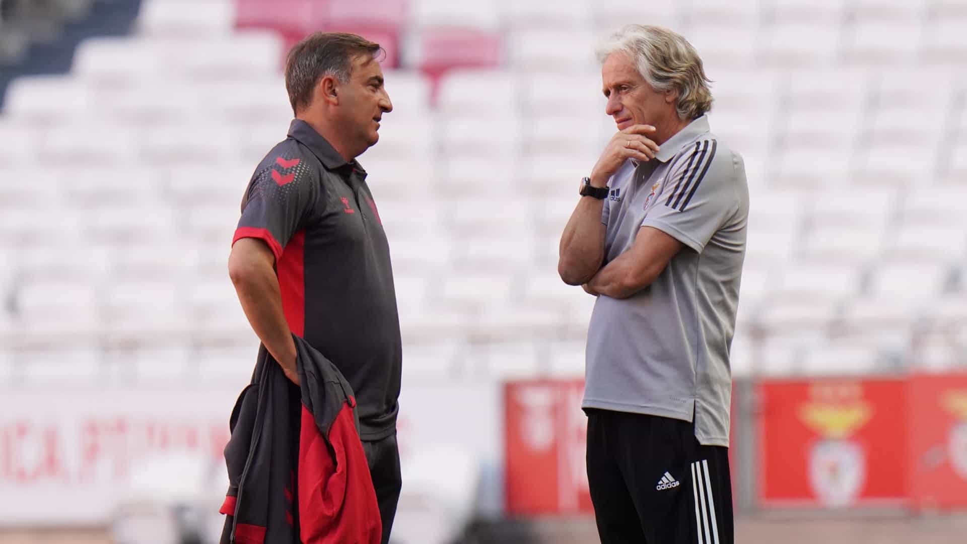 Flamengo tem Jorge Jesus e Carlos Carvalhal como prováveis técnicos para 2022, mas tudo depende do futuro de Benfica e Braga