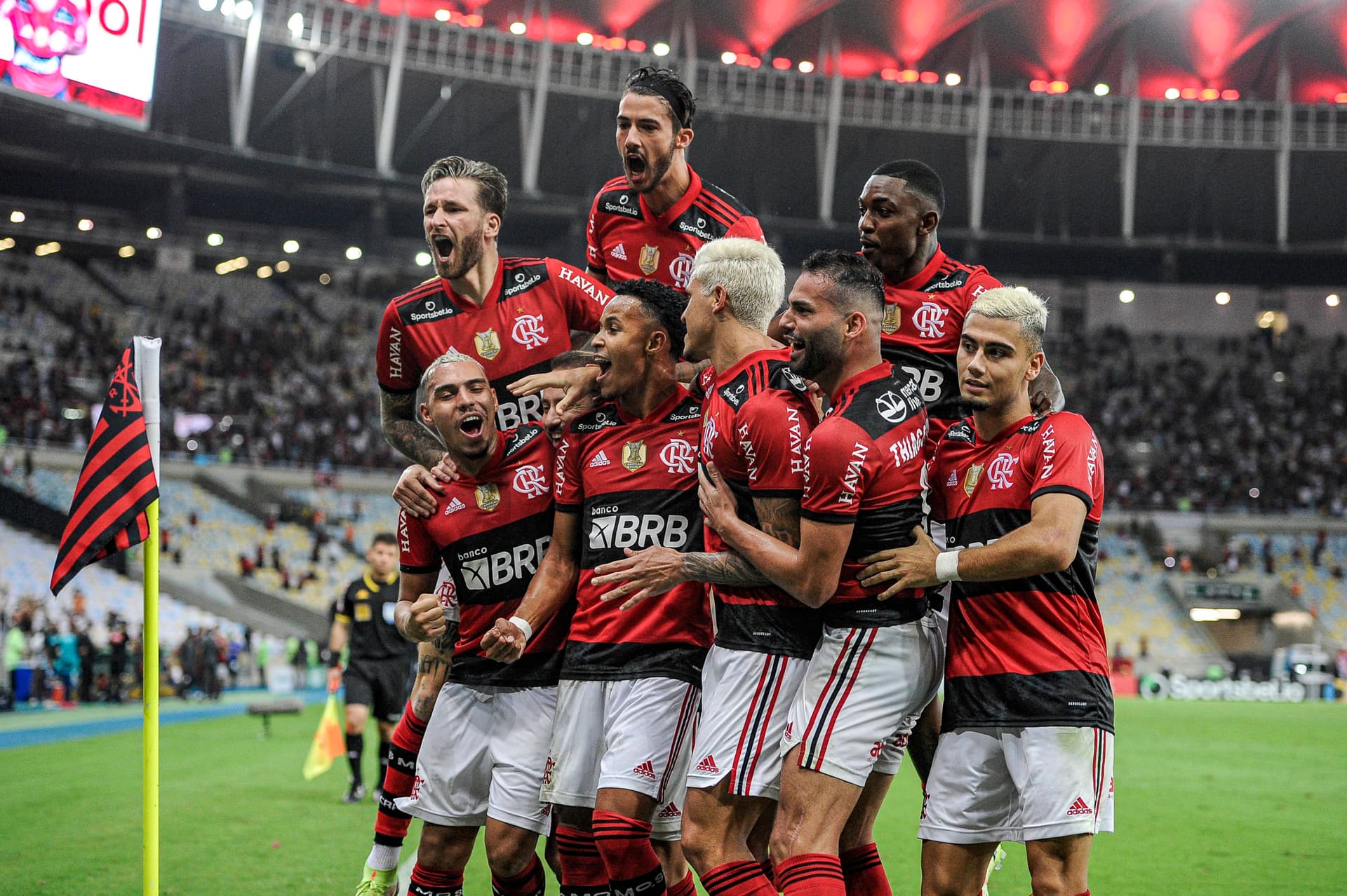 Flamengo terá desfalques importantes para o duelo diante do Barcelona, mas contará com a volta do capitão Diego e a possível estreia de David Luiz