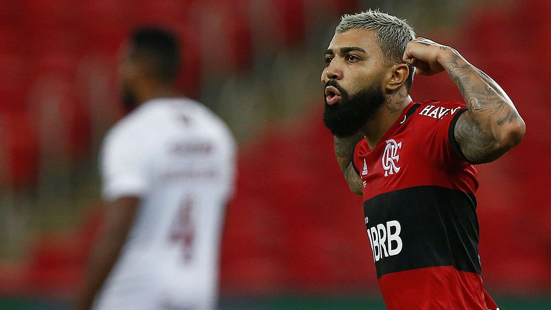Flamengo vence, mas não convence