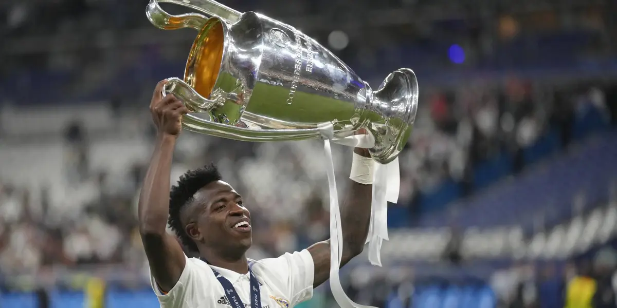 Florentino Pérez contratou um jovem brasileiro que não estreou por 45 milhões e com 21 conquistou a Liga dos Campeões em Paris pelo clube branco.