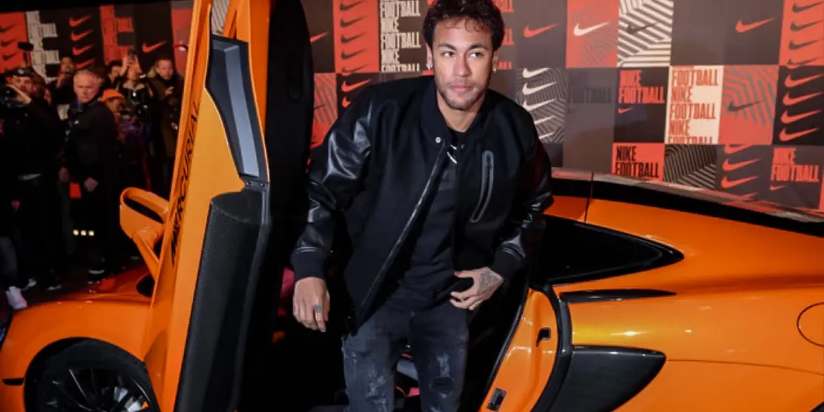 Fora dos campos, o craque do Paris tem ostentado com carrão