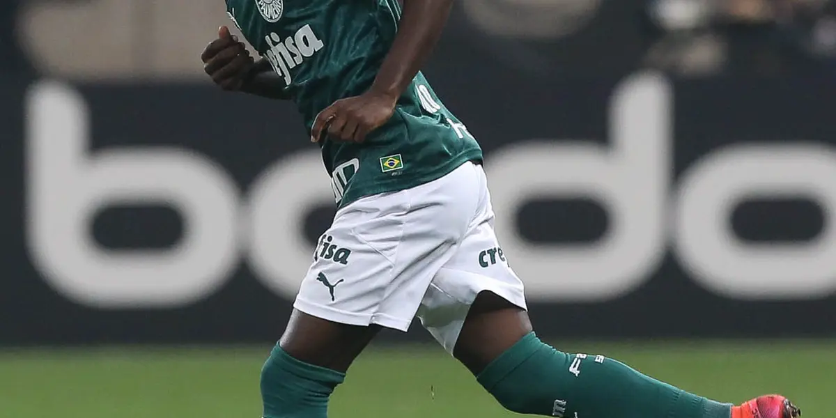 Fora dos planos de Abel Ferreira, Palmeiras busca destino para Iván Angulo.