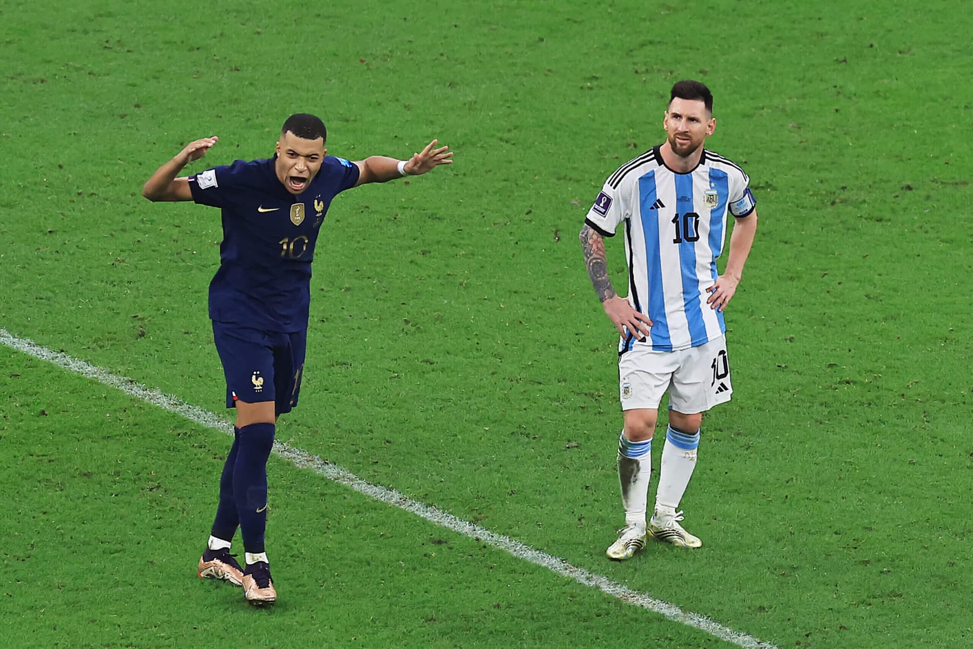 Francês foi derrotado pelo argentino e pode deixar o Paris Saint-Germain em breve