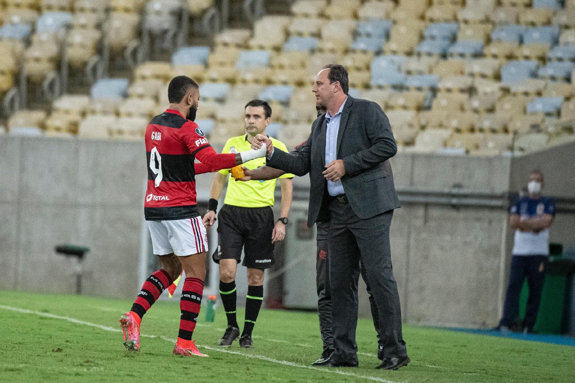 Gabigol ensinou Rogerio Ceni a liderar na Copa Libertadores