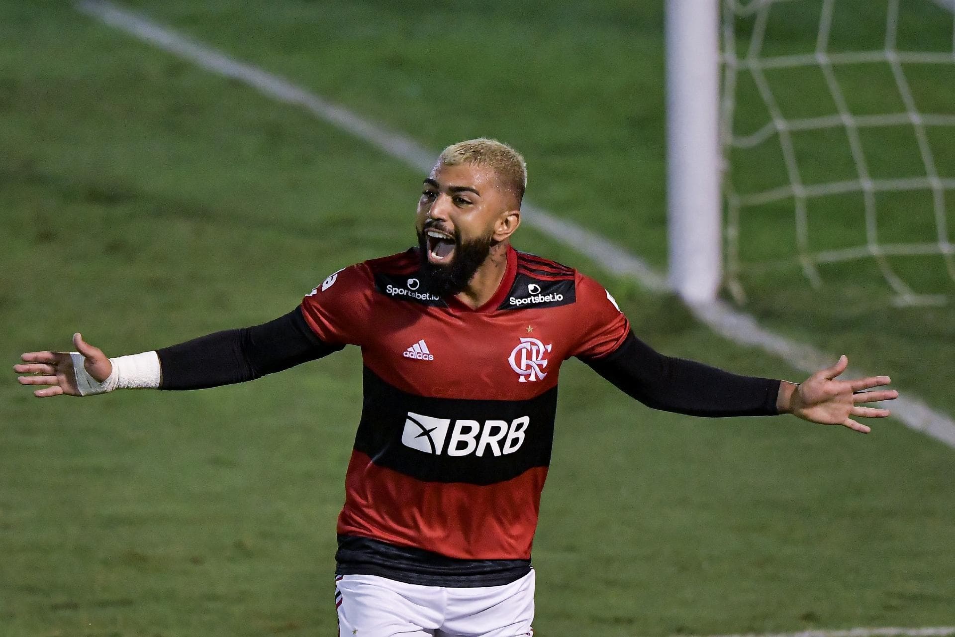 Gabriel Barbosa se tornou o maior artilheiro do Flamengo na Copa Libertadores