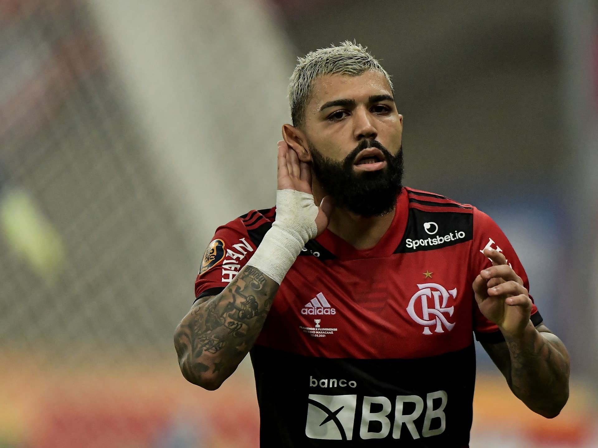 Gabriel Barbosa tem o maior salário do Flamengo e um dos maiores do país, e mesmo assim investe na carreira musical