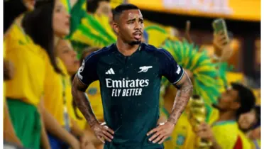 Gabriel Jesus com a camisa do Arsenal