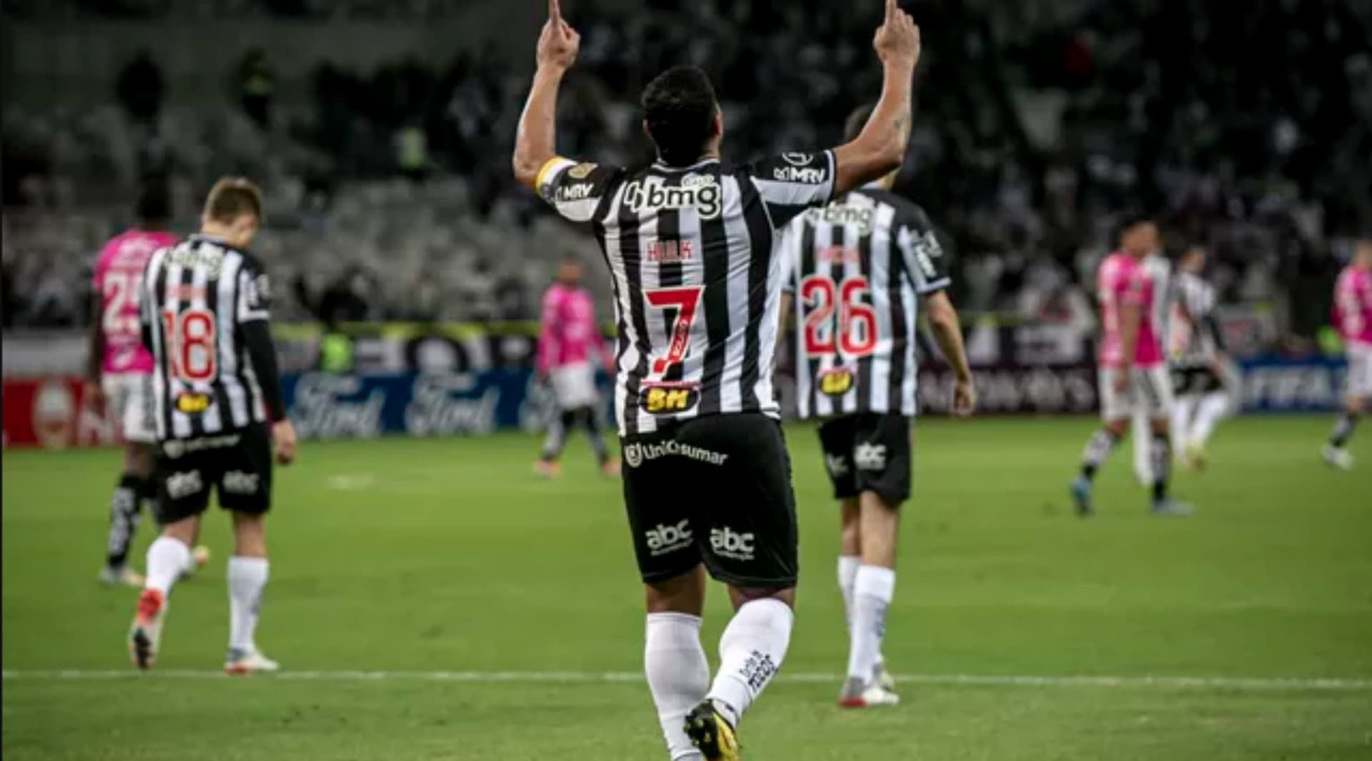 Galo saiu perdendo em casa mas garantiu os três pontos